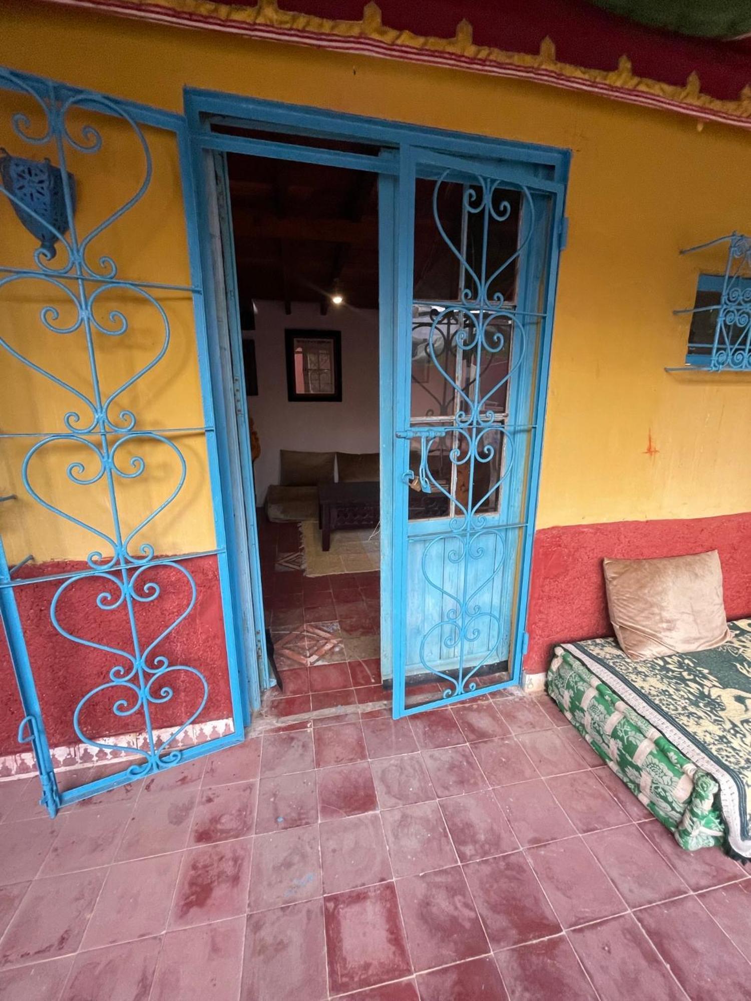 Dar El Pirata Hostel Асила Екстериор снимка