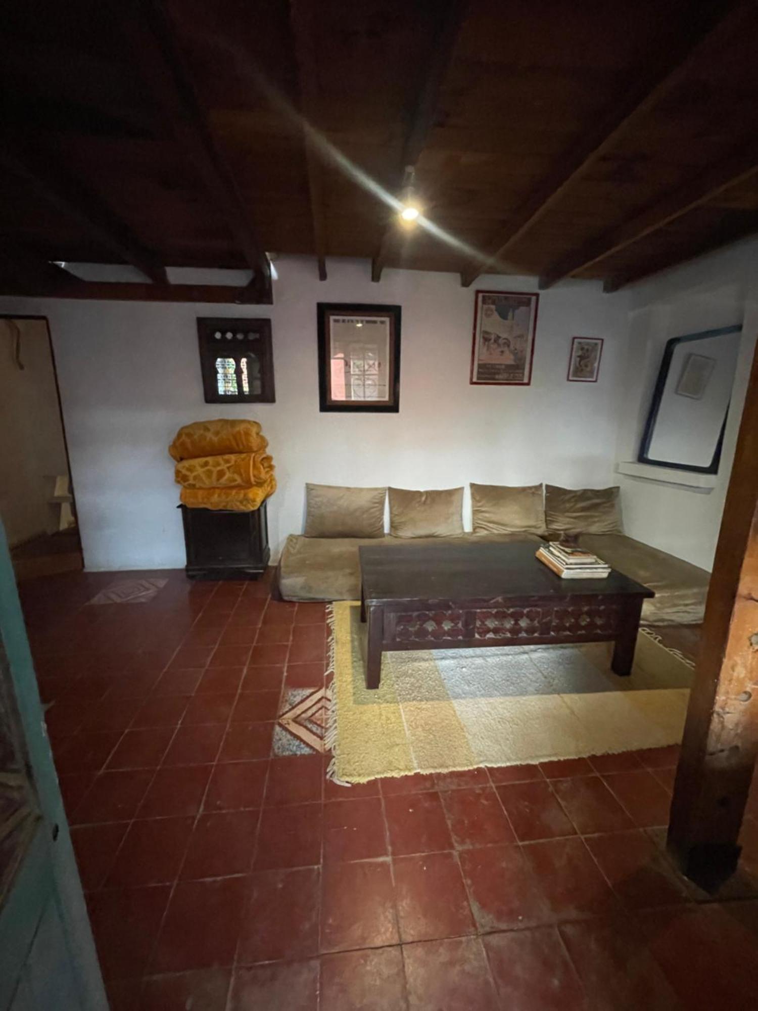 Dar El Pirata Hostel Асила Екстериор снимка