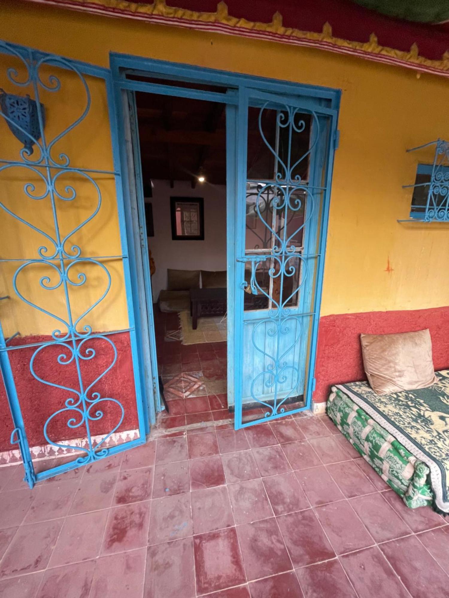 Dar El Pirata Hostel Асила Екстериор снимка